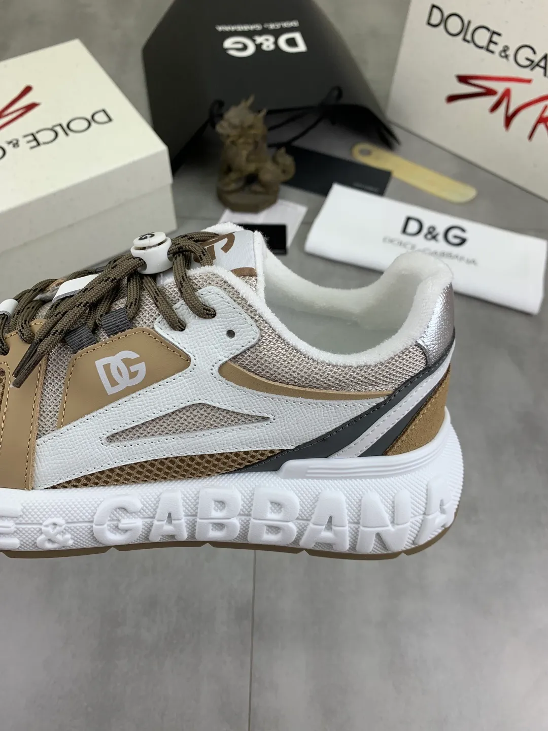 Men's men's shoes 💰P580💰[New model] Couple 🧑‍🤝‍🧑 style Top original order quality Synchronized with "DOLCE&GABBANA [Dolce & Gabbana] ~ High quality." Effect Low-top casual DG men's shoes, loved by many celebrities, using high-end imported top-layer calfskin splicing design + cowhide feet, simple and elegant, perfectly interpreting the latest inspiration of shoes, integrating classics and fashion. Luxurious dreams, dominating fashion Suitable for drivers, light and comfortable to drive, light and breathable for outdoor travel, high-end quality, trustworthy, 6️⃣colors🉑️ to choose from! Code number: 35-46